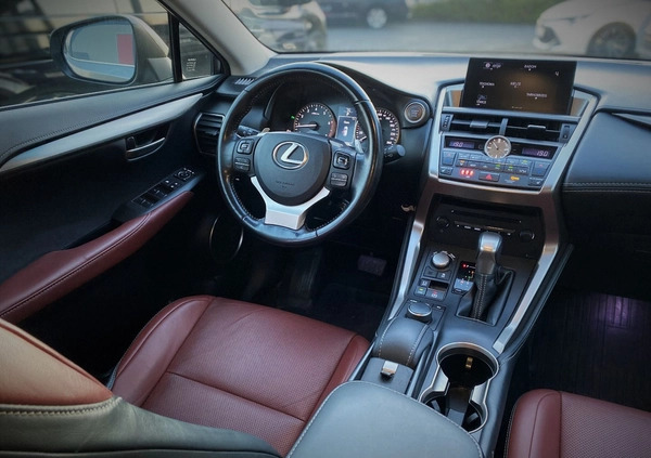 Lexus NX cena 127900 przebieg: 62076, rok produkcji 2017 z Jedlicze małe 254